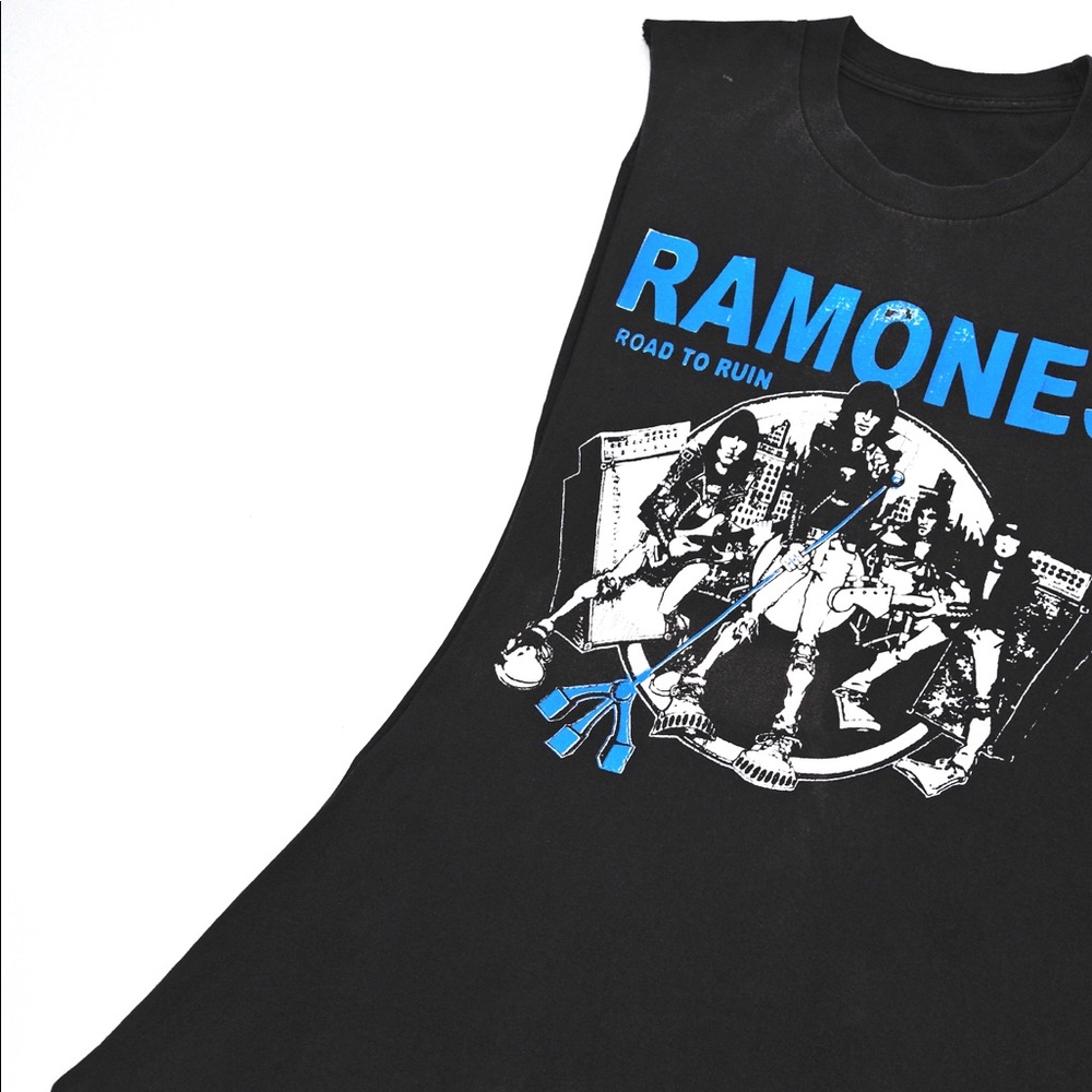 SOLD. Vintage Ramones Tank - Picture 3 of 12
